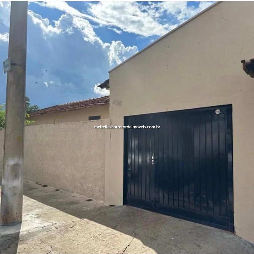 Casa Padrão Jardim Marivan 2 dormitorios 2 banheiros 2 vagas na garagem
