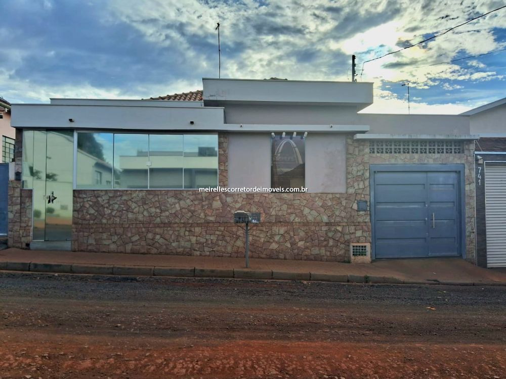 Casa Padrão Centro 3 dormitorios 1 banheiros 3 vagas na garagem