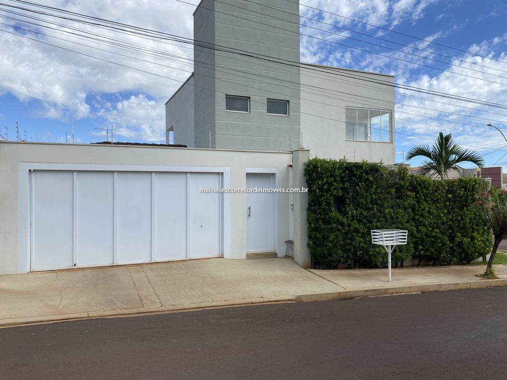 Casa Padrão Vila Conceição 3 dormitorios 5 banheiros 4 vagas na garagem