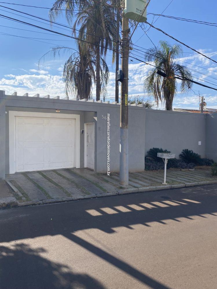 Casa Padrão Vila Deieno 2 dormitorios 2 banheiros 6 vagas na garagem