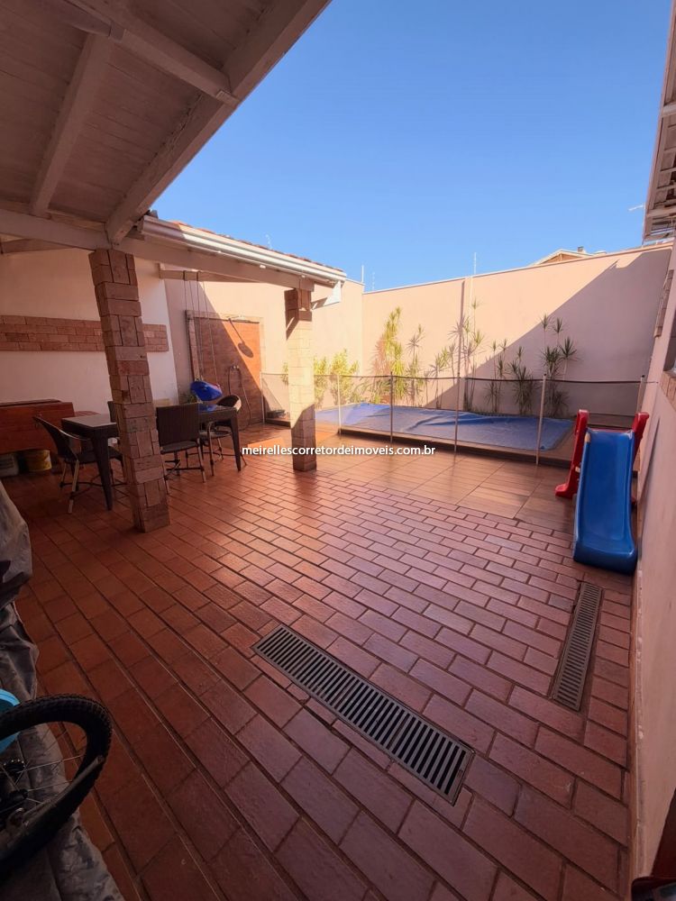 Casa Padrão Jardim Paulista 3 dormitorios 2 banheiros 2 vagas na garagem